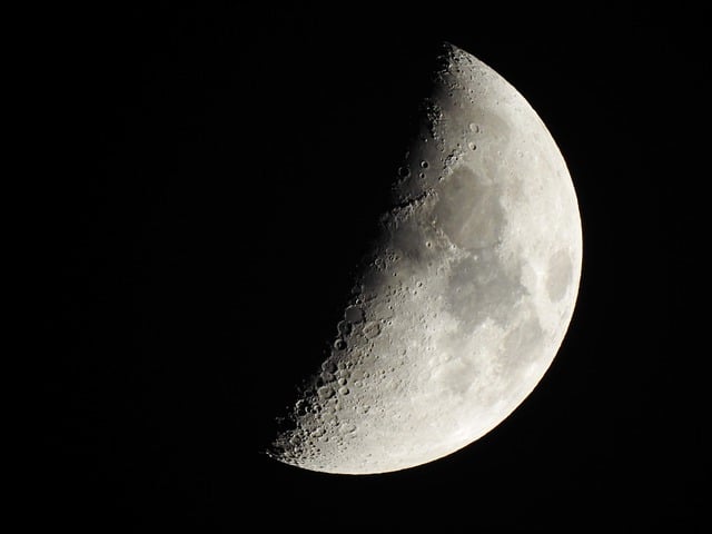 小惑星2024YR4が月に衝突する確率は4％！NASAとESAが最新の試算を発表